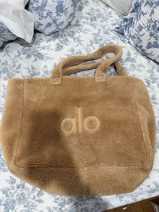ALO Yoga Handbags - ALO Yoga Teddy Sherpa Tote Bag Beige Plush Shearling Oversized Cozy Carryall
